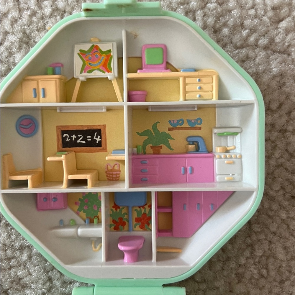 Vintage BlueBird Toys- Polly Pocket School - complete but no box - Picture 3 of 10